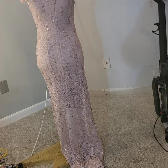 Formal dress - Picture 5 of 8